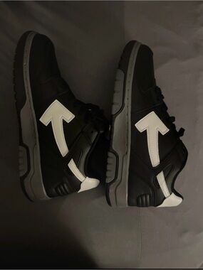 Off-White Men's Black and White Out of Office Sneakers